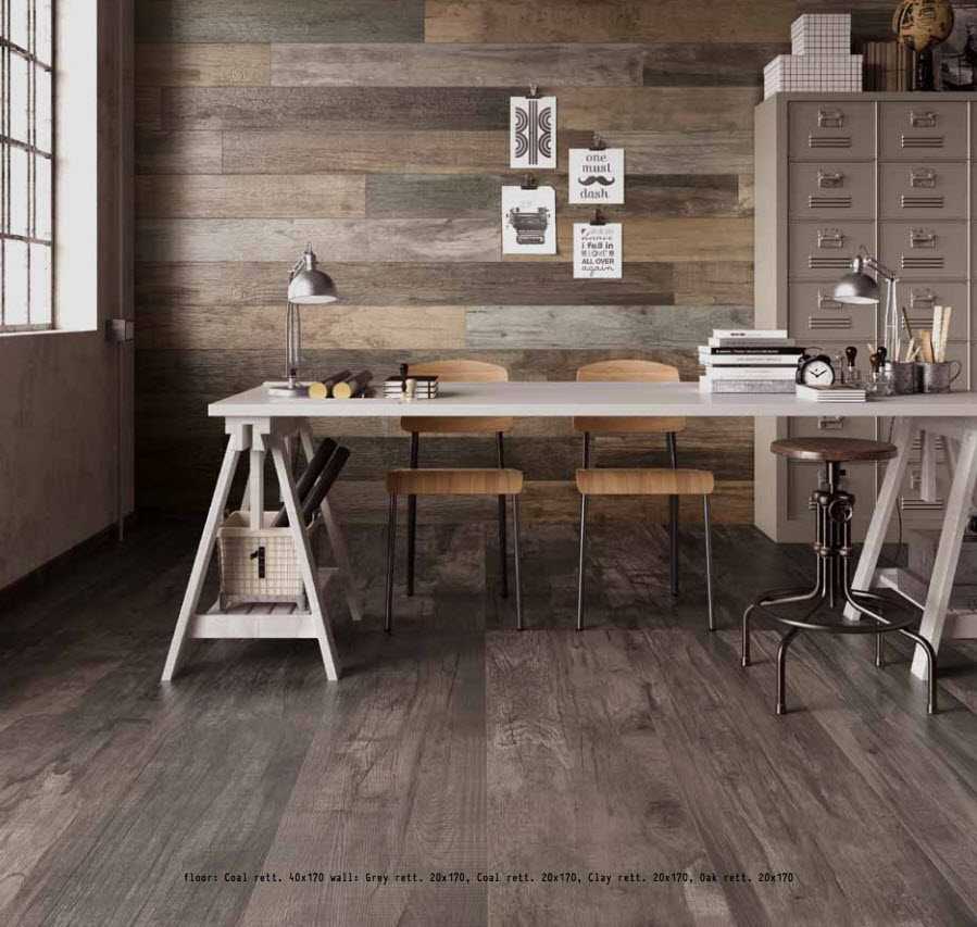 Donkere koolkleur keramische houtlook tegels in een designer kantoor
